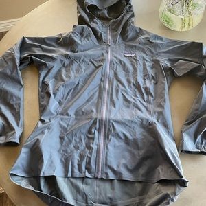 Patagonia wind/rain Jacket.